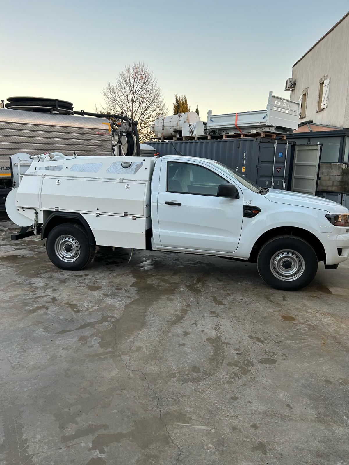 Fabrication d'un mini combiné d'assainissement type 4X4